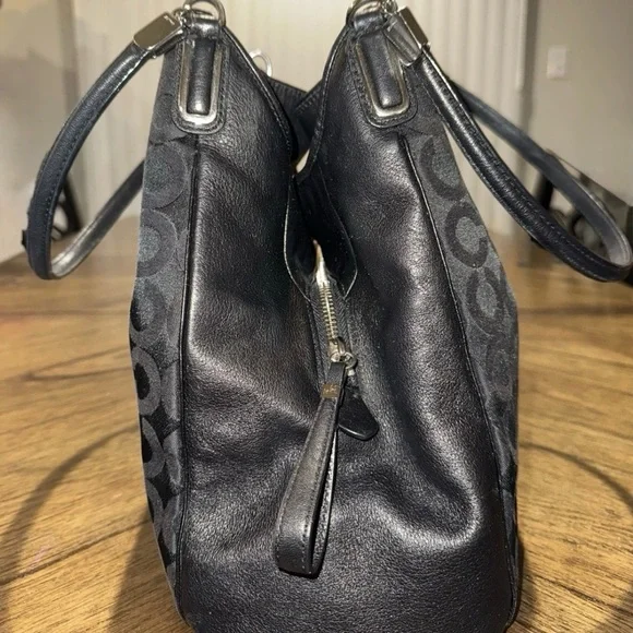 Coach Black Madison Phoebe e1376-26448 Purse. - Picture 4 of 9